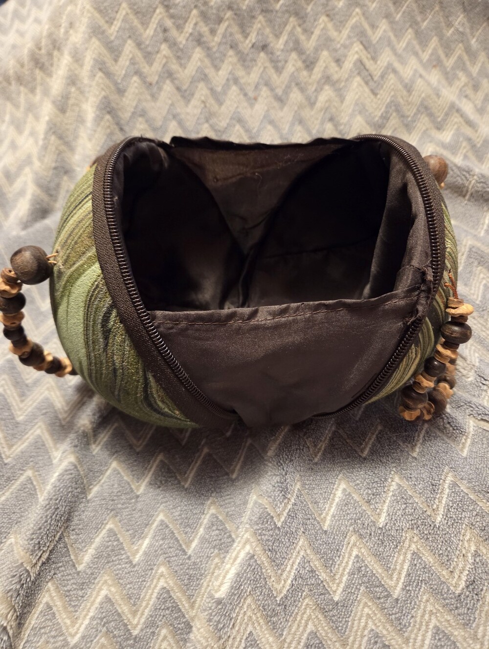 Coconut Shell Purse - Picture 5 of 8